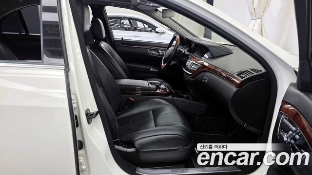 Mercedes-Benz S-Class 2008 — photo 11