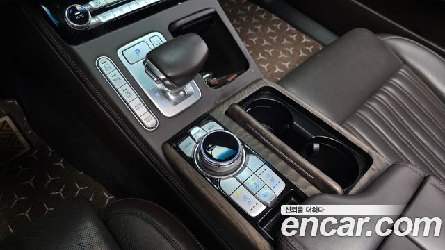 Genesis G90 2019 — photo 9