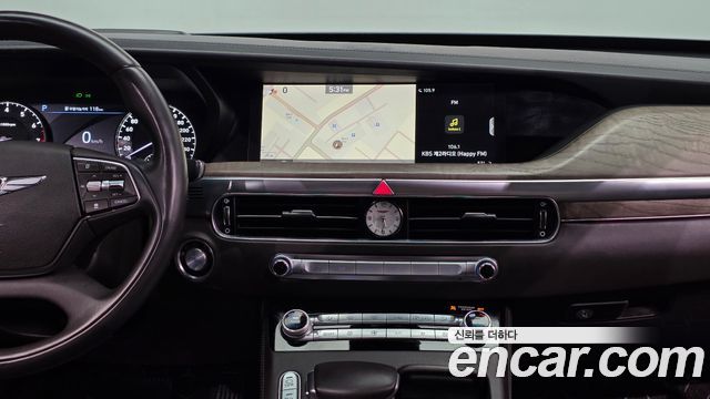 Genesis G90 2019 — photo 15
