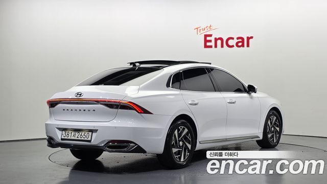 Hyundai Grandeur 2023 — photo 2