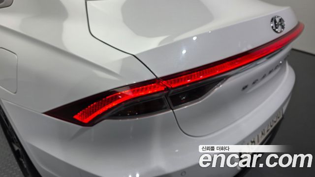 Hyundai Grandeur 2023 — photo 9