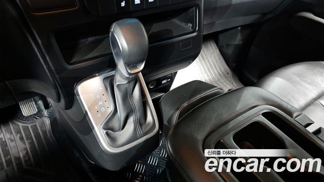 Hyundai Staria 2023 — photo 12