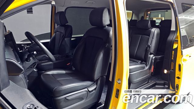 Hyundai Staria 2023 — photo 13