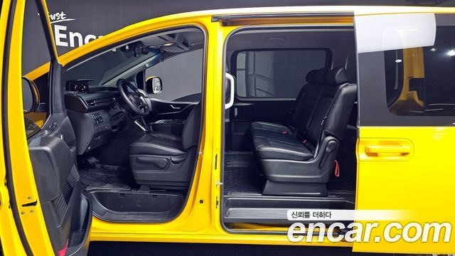 Hyundai Staria 2023 — photo 17
