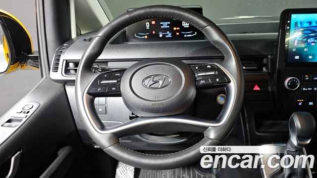 Hyundai Staria 2023 — photo 18