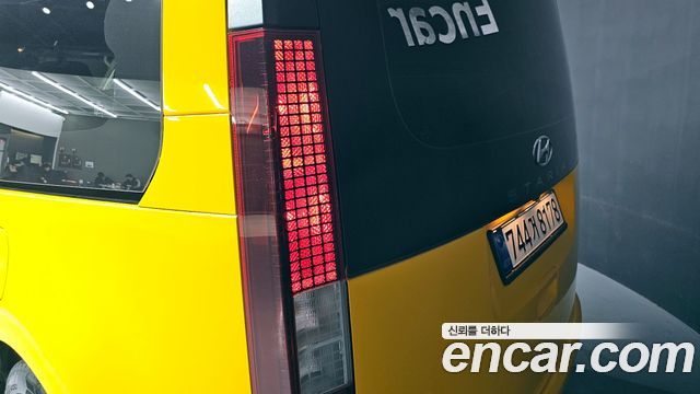 Hyundai Staria 2023 — photo 9