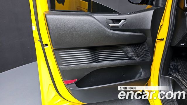 Hyundai Staria 2023 — photo 14
