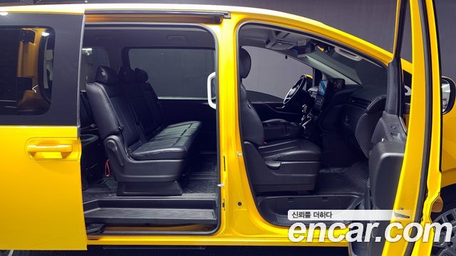 Hyundai Staria 2023 — photo 16