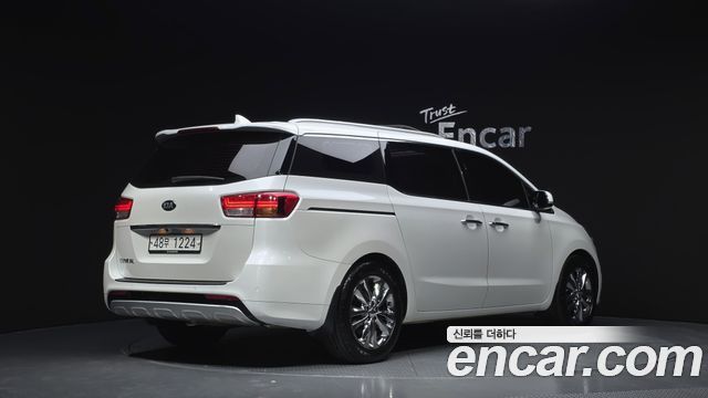 Kia Canival 2016 — photo 2