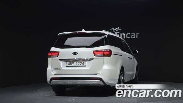 Kia Canival 2016 — photo 4