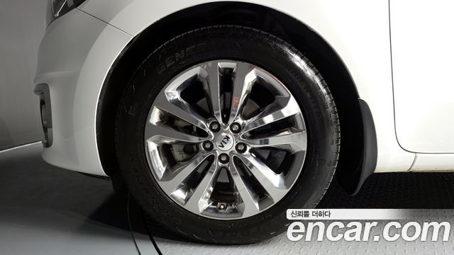 Kia Canival 2016 — photo 5