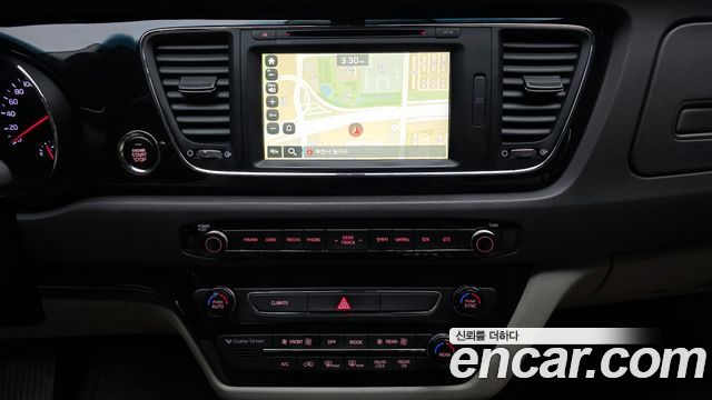 Kia Canival 2016 — photo 13
