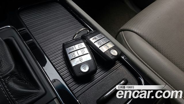 Kia Canival 2016 — photo 16