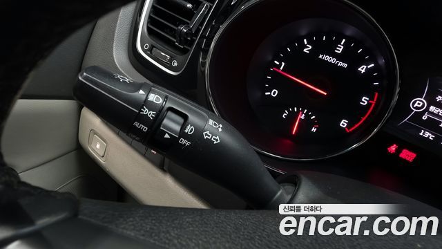 Kia Canival 2016 — photo 18