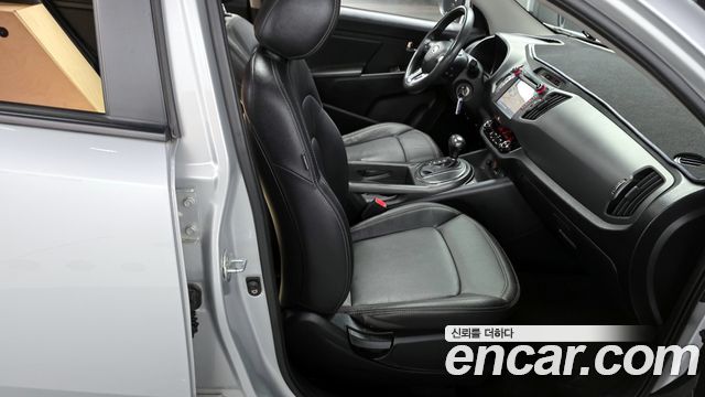 Kia Sportage 2012 — photo 11