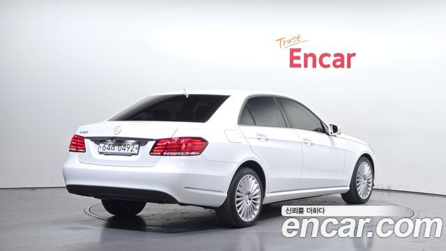 Mercedes-Benz E-Class 2016 — photo 2