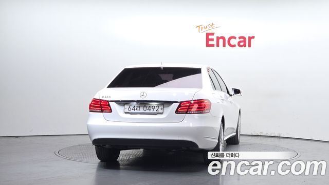Mercedes-Benz E-Class 2016 — photo 4