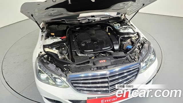 Mercedes-Benz E-Class 2016 — photo 6