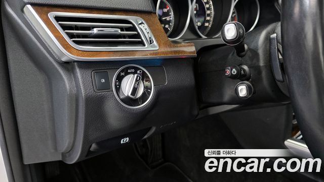 Mercedes-Benz E-Class 2016 — photo 15