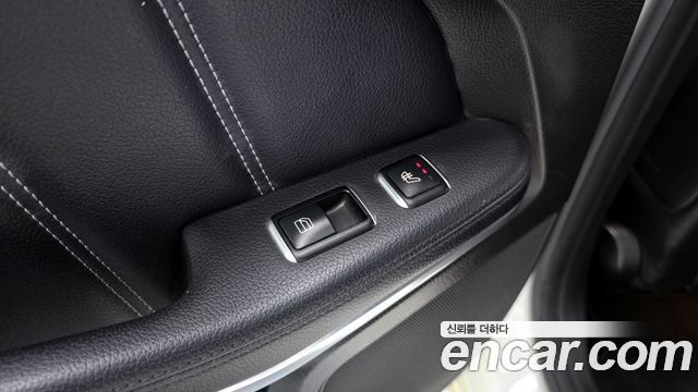Mercedes-Benz E-Class 2016 — photo 17