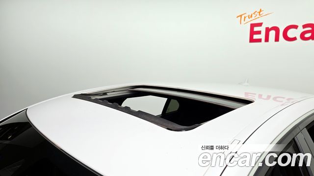 Mercedes-Benz E-Class 2016 — photo 18