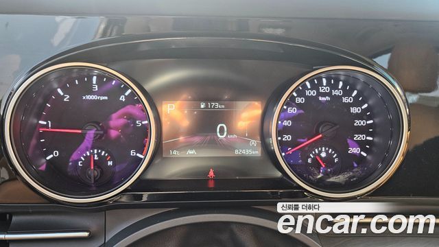 Kia Canival 2022 — photo 12
