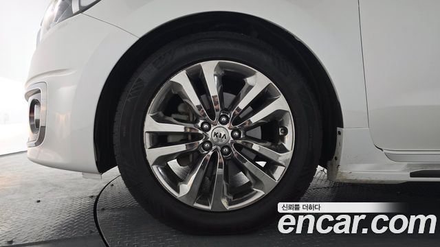 Kia Canival 2016 — photo 5