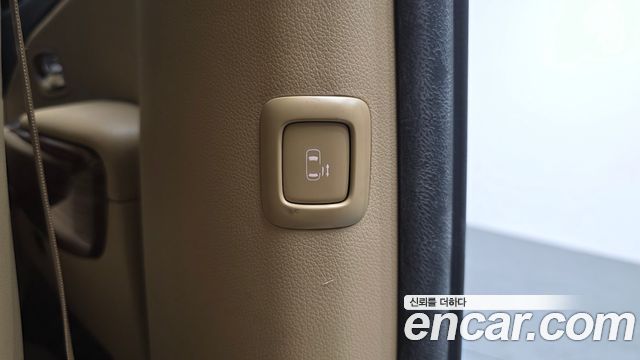 Kia Canival 2016 — photo 18