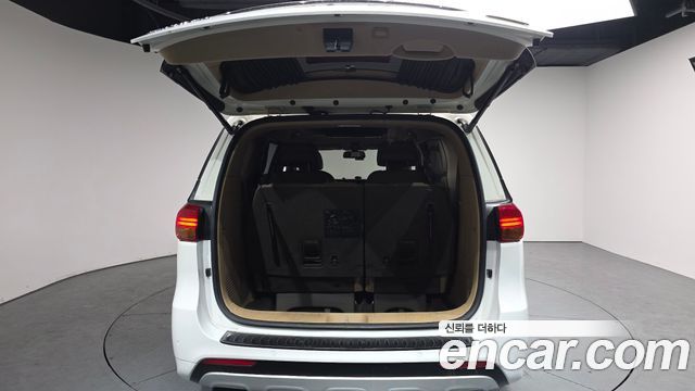 Kia Canival 2016 — photo 20