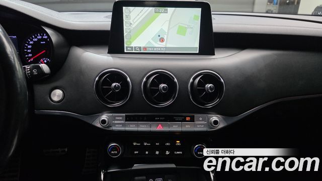 Kia Stinger 2019 — photo 17