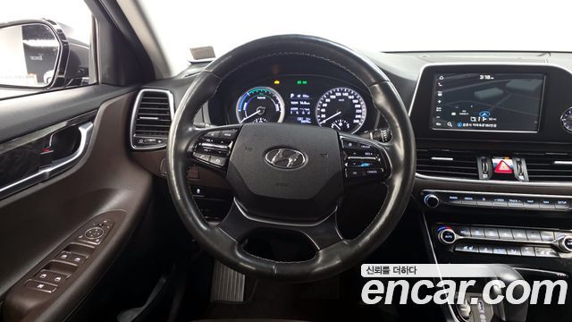 Hyundai Grandeur 2018 — photo 18