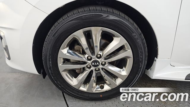Kia Canival 2015 — photo 5