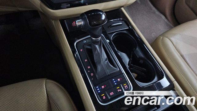 Kia Canival 2015 — photo 9