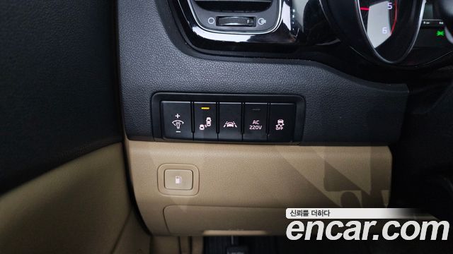 Kia Canival 2015 — photo 18