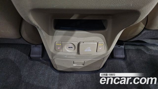 Kia Canival 2015 — photo 19