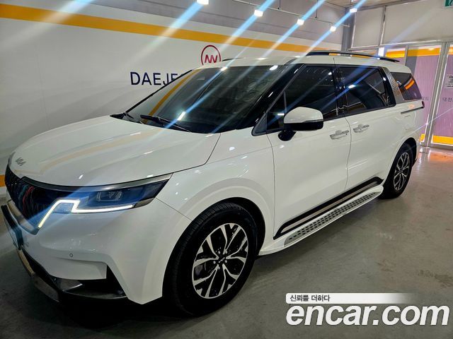 Kia Canival 2023 — photo 2