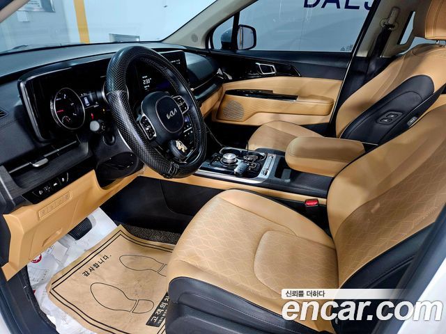 Kia Canival 2023 — photo 8