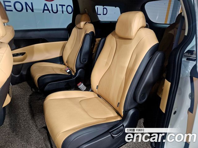 Kia Canival 2023 — photo 9