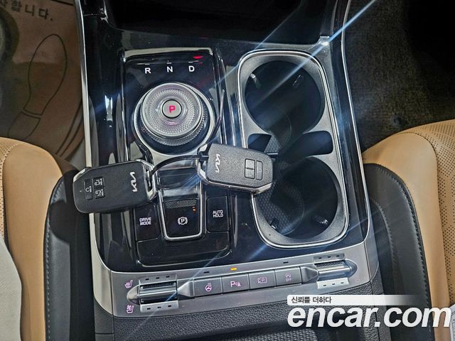 Kia Canival 2023 — photo 11