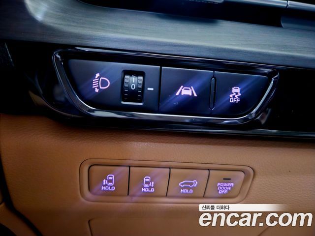 Kia Canival 2023 — photo 16