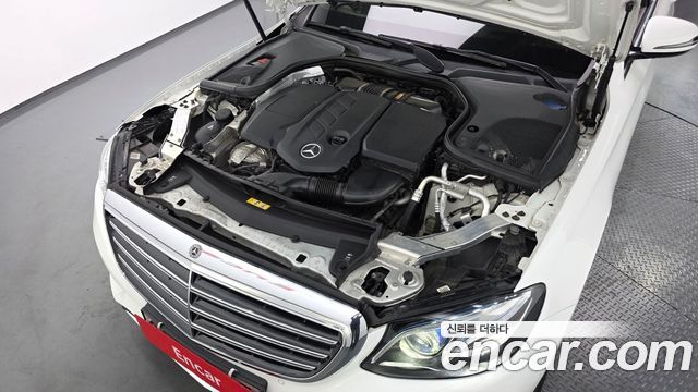 Mercedes-Benz E-Class 2018 — photo 6