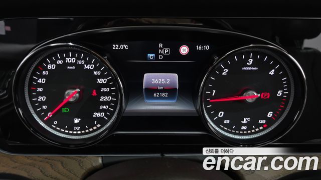 Mercedes-Benz E-Class 2018 — photo 8
