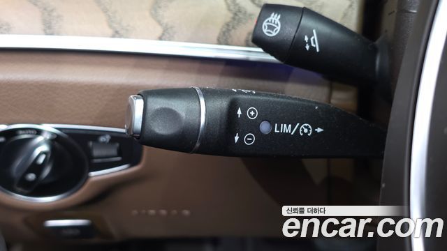Mercedes-Benz E-Class 2018 — photo 18
