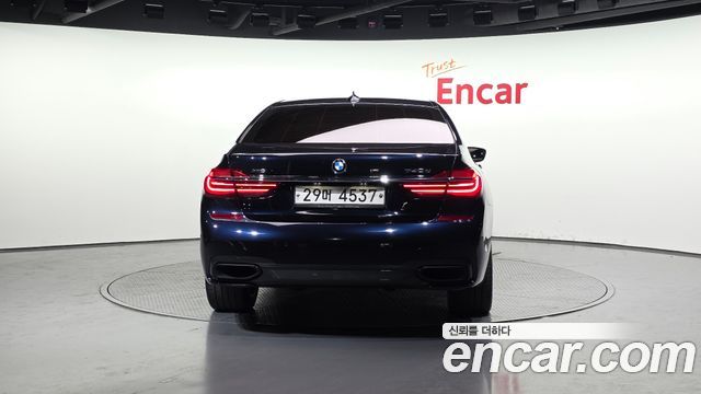 BMW 7-Series 2018 — photo 4