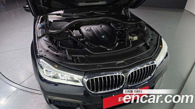 BMW 7-Series 2018 — photo 6