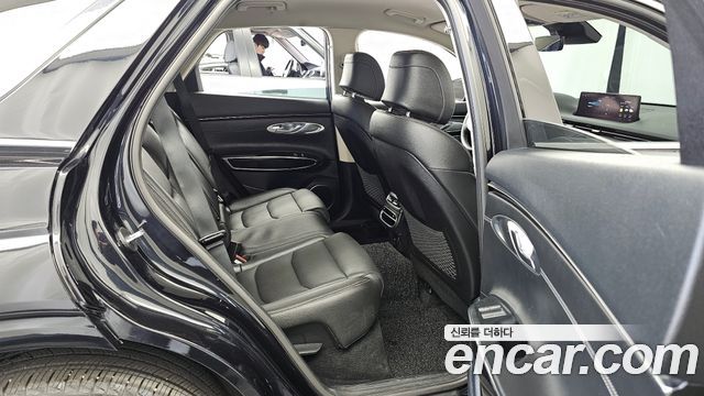Genesis GV70 2021 — photo 18