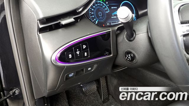 Genesis GV70 2021 — photo 24