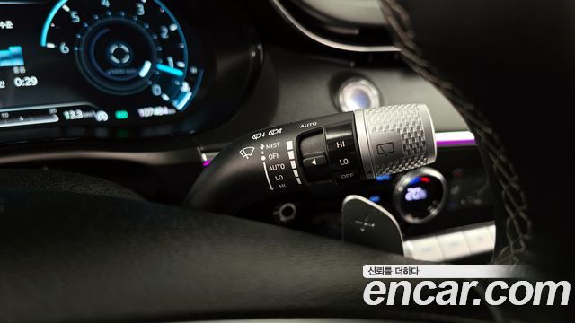 Genesis GV70 2021 — photo 28