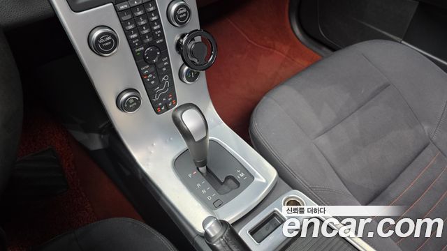 Volvo C30 2011 — photo 9