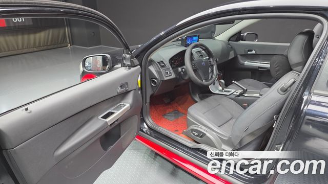 Volvo C30 2011 — photo 10